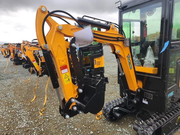 #6459-•-unused-future-ft13c-mini-excavator-image-9
