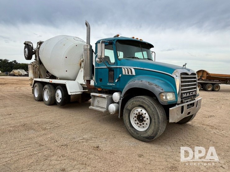 mack-granite-gu713-image-5