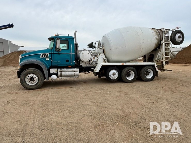 mack-granite-gu713-image-21