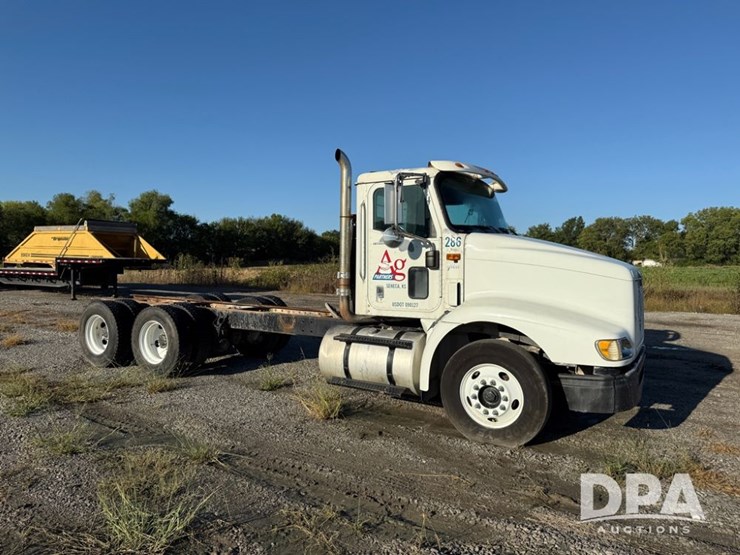 2002-international-9100i-cab/chassis-(np6156,-unit-286)-image-3