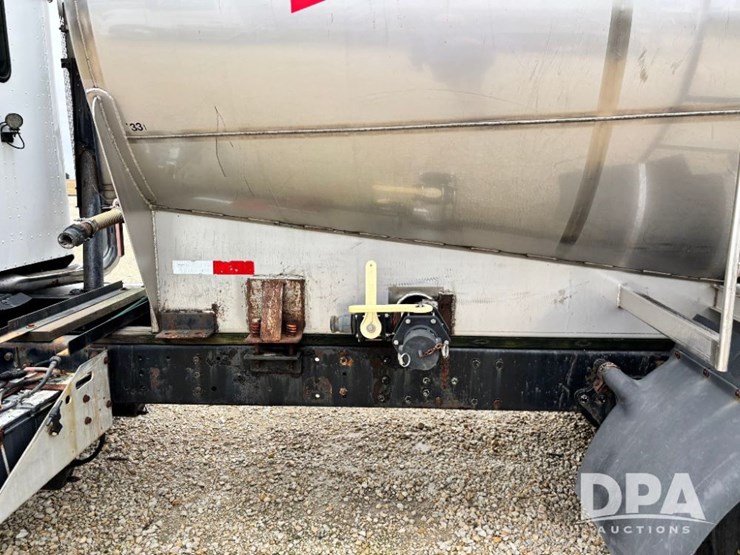 2007-ihc-9200i-liquid-nurse-truck-(gp11642,-unit-505)-image-30