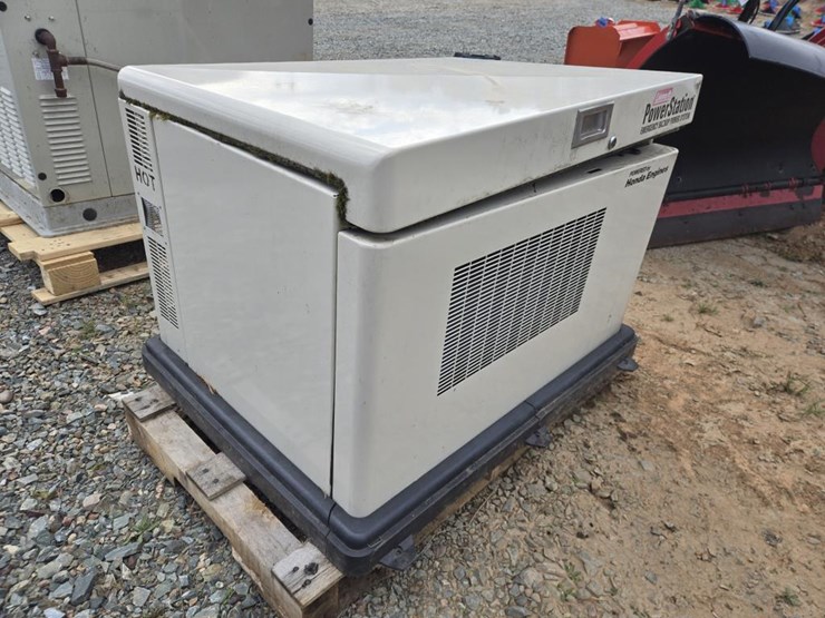 #6901-•-coleman-powerstation-emergency-backup-generator-image-2