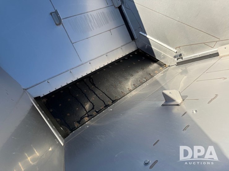 2023-john-deere-800r-image-115