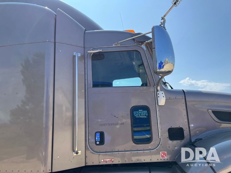 2014-peterbilt-386-image-29