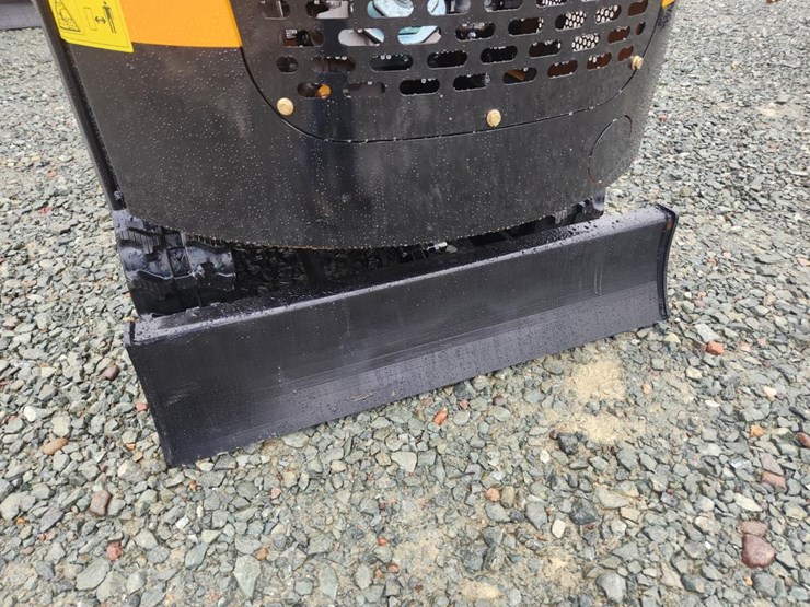 #6451-•-unused-future-ft15j-mini-excavator-image-12