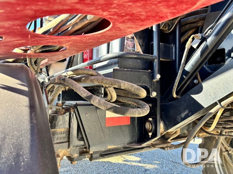 2015-case-ih-patriot-4440-image-39