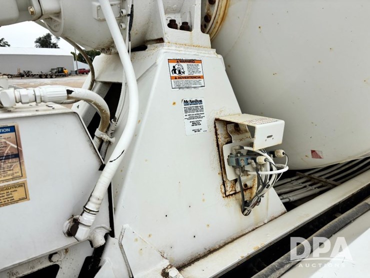 mack-granite-gu713-image-47