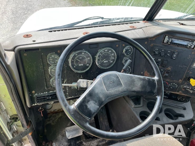 2001-ihc-9100-truck-(jn2647,-unit-32347)-image-53