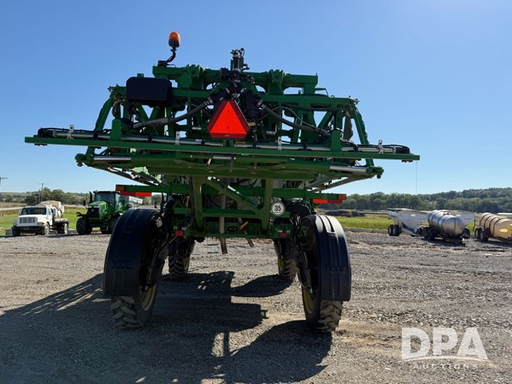 2021-john-deere-r4044-image-19