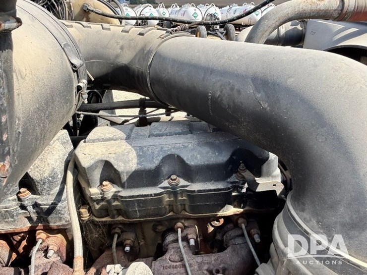 2000-mack-ch613-image-42