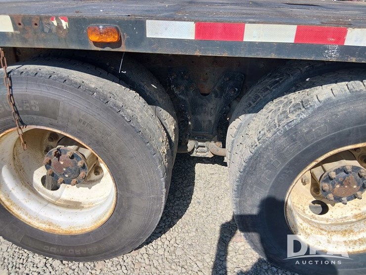 1991-peterbilt-357-image-3