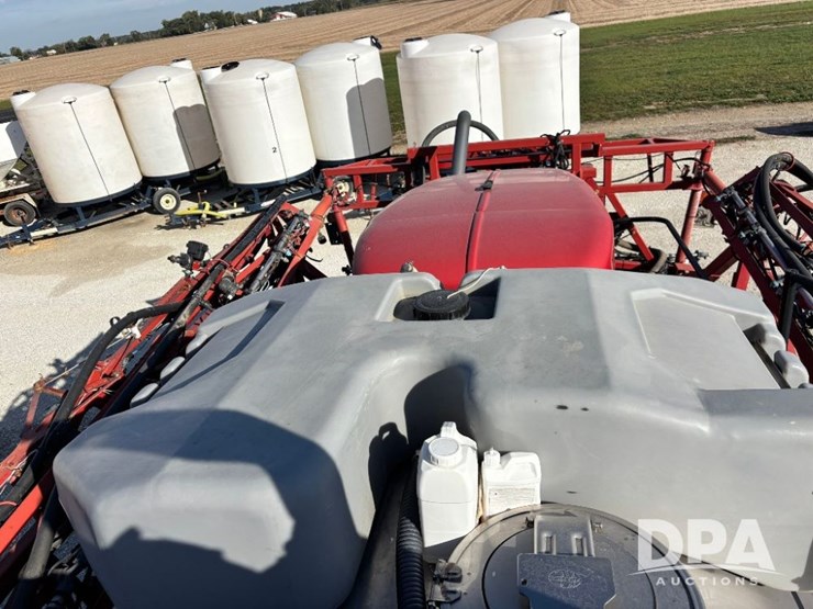 2015-case-ih-patriot-4440-image-100