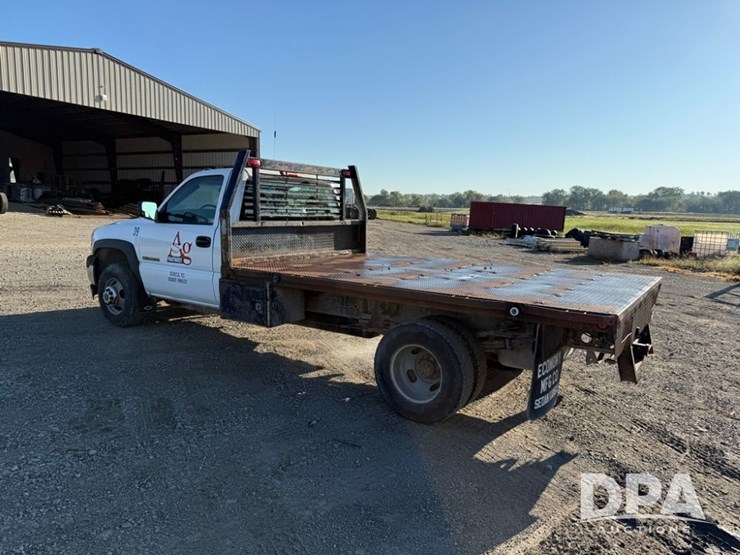 2002-gmc-3500-image-19