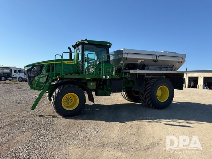 2023-john-deere-800r-image-27