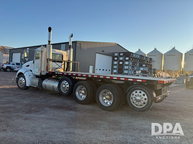 2008-peterbilt-386-image-12