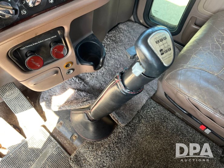 2014-peterbilt-386-image-66