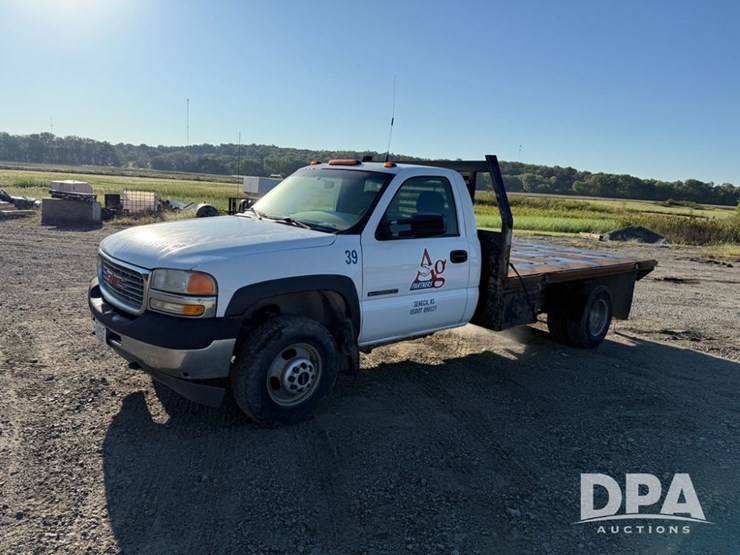 2002-gmc-3500-image-26