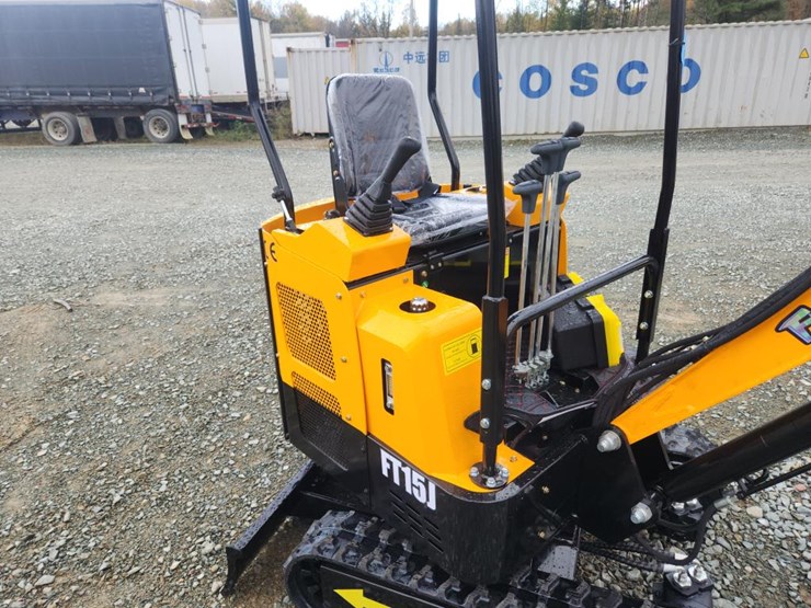 #6450-•-unused-future-ft15j-mini-excavator-image-13