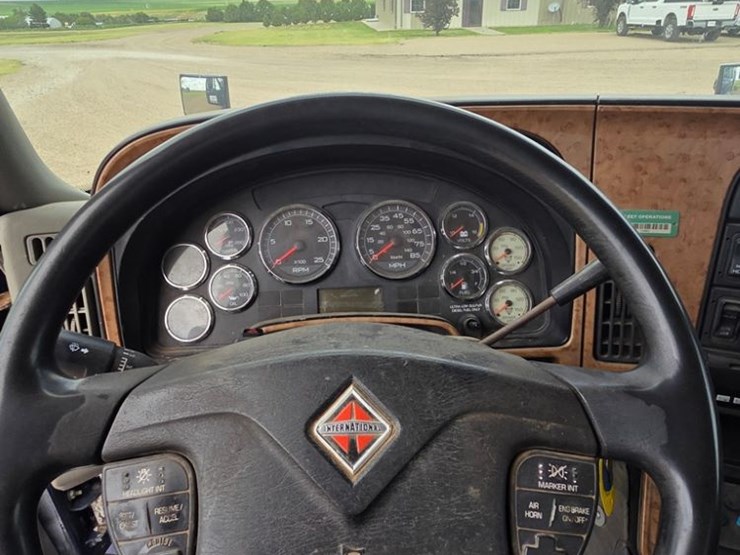 2010-international-prostar-image-6