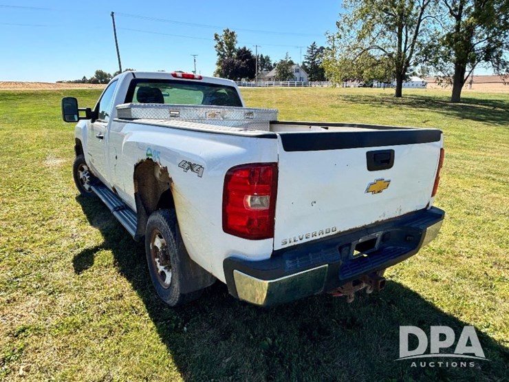 2012-chevrolet-2500hd-image-8
