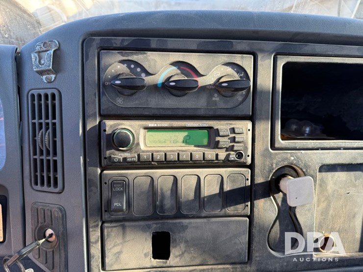 2002-international-durastar-4400-image-64