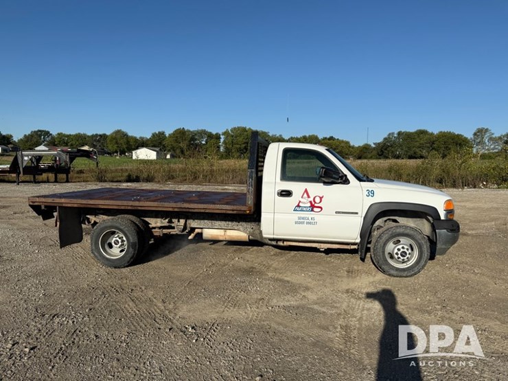 2002-gmc-3500-image-6