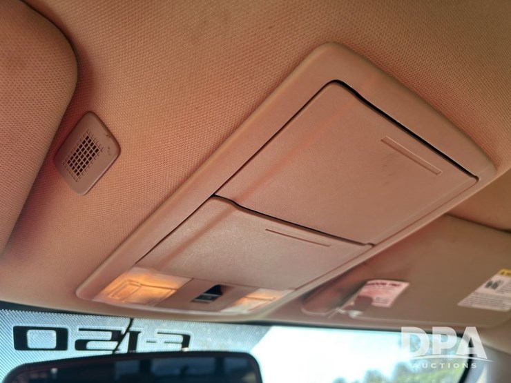 2010-ford-f150-lariat-image-32