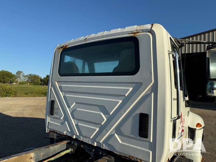 2002-international-durastar-4400-image-46