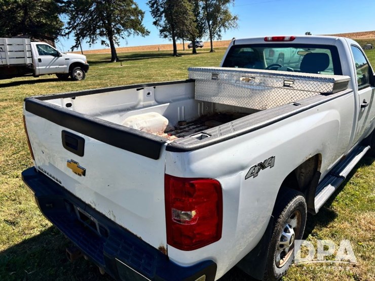 2012-chevrolet-2500hd-image-38