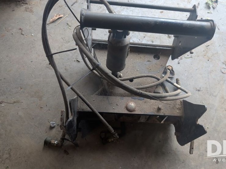 john-deere-x585-image-8