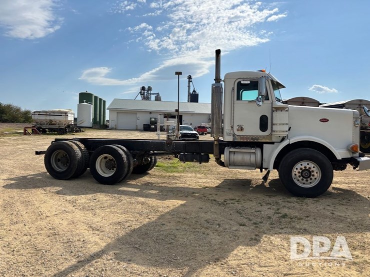 2001-peterbilt-357-image-8