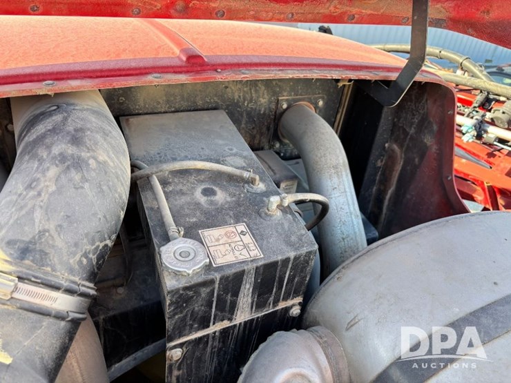 2015-case-ih-patriot-4440-image-103