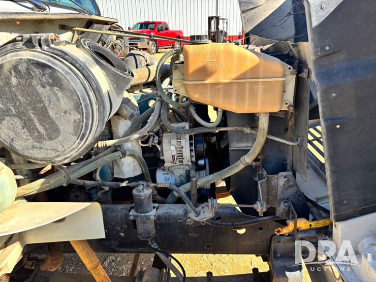 1999-ihc-4700-liquid-nurse-truck-(gp11652,-unit-126458)-image-63