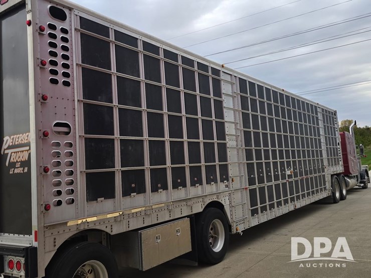 2006-wilson-livestock-trailer-image-3