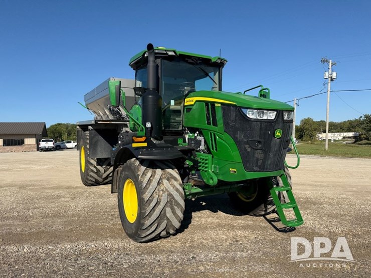 2023-john-deere-800r-image-35