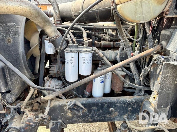 2000-mack-ch613-image-36