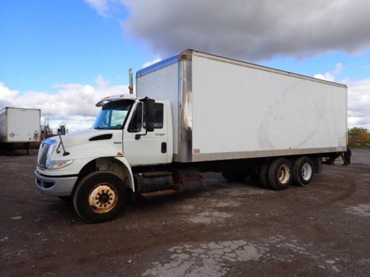 2008-international-durastar-4400-t/a-van-truck-1ht-image-1