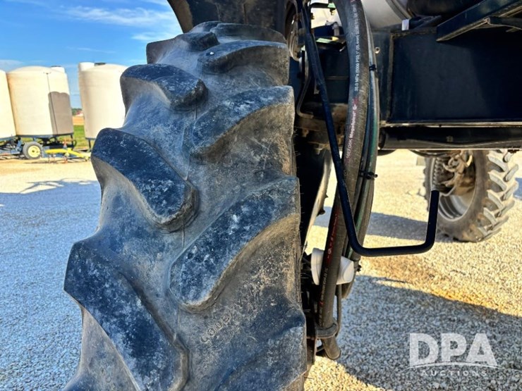 2015-case-ih-patriot-4440-image-70