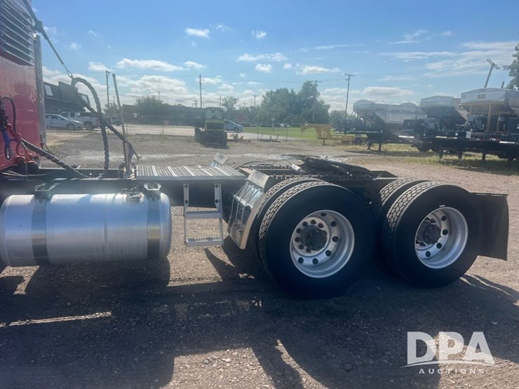 peterbilt-379-image-6