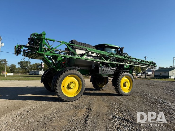 2021-john-deere-r4044-image-9