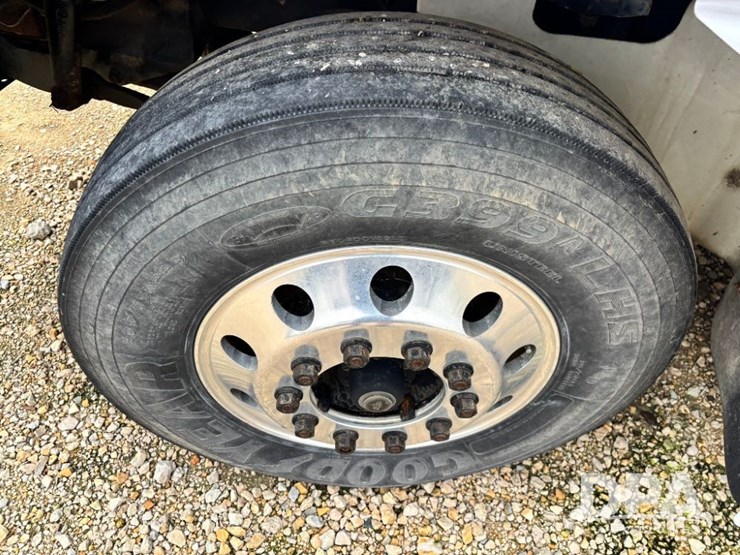 2007-ihc-9200i-liquid-nurse-truck-(gp11642,-unit-505)-image-23