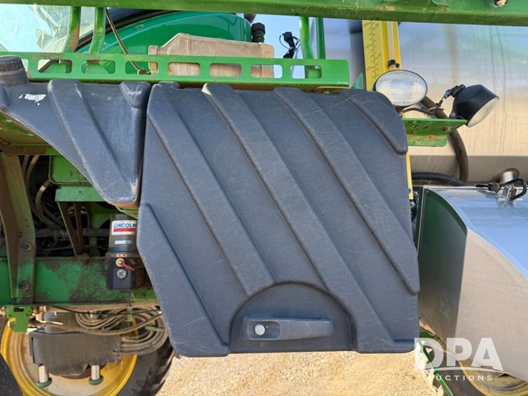 2021-john-deere-r4044-image-110