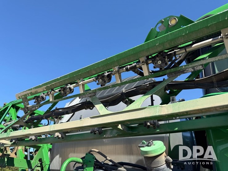 2021-john-deere-r4044-image-100