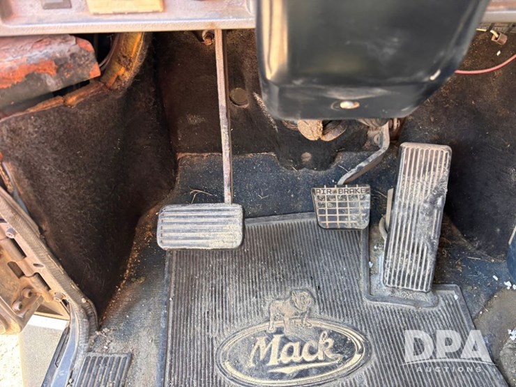 1994-mack-ch613-image-79