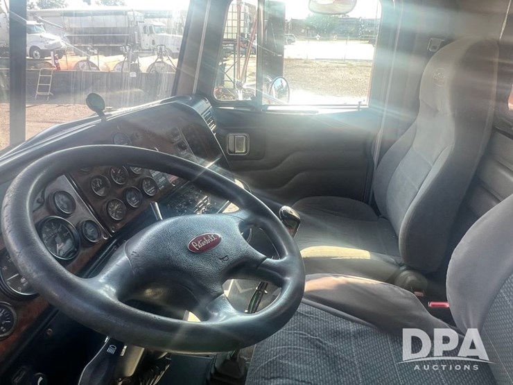 peterbilt-379-image-13