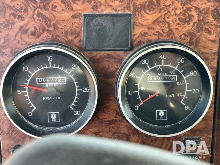 2002-kenworth-t800-image-53