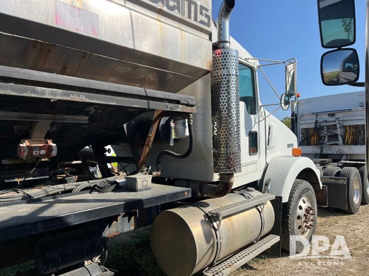 2002-kenworth-t800-image-21