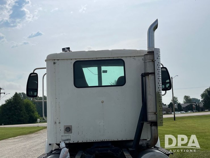 2001-ihc-9100-truck-(jn2647,-unit-32347)-image-43