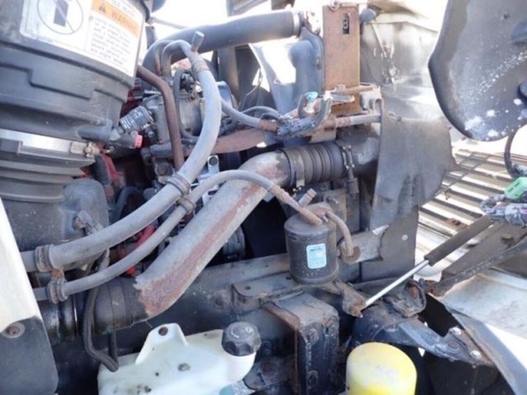 2014-freightliner-business-class-m2-106-image-32