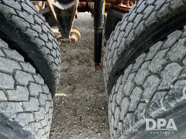 2001-ihc-9100-truck-(jn2647,-unit-32347)-image-35